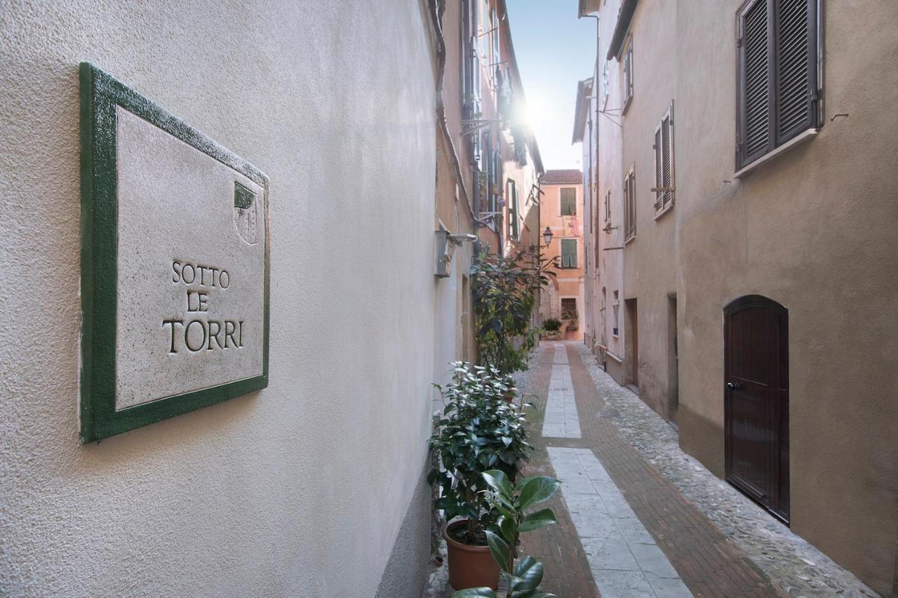 B&B Sotto Le Torri アルベンガ エクステリア 写真